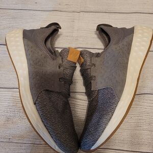 Gray New Balance  Athletic Men's Shoes